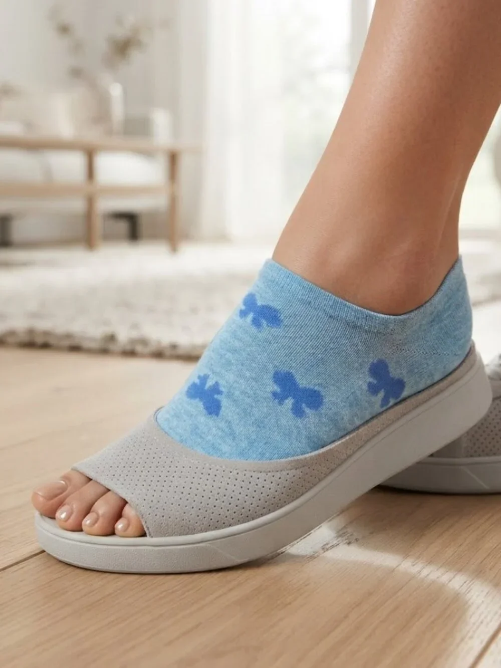 Blue No-Show Socks‎ with Pattern
